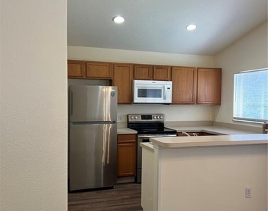 226 Hillcrest Drive - Photo Thumbnail 6