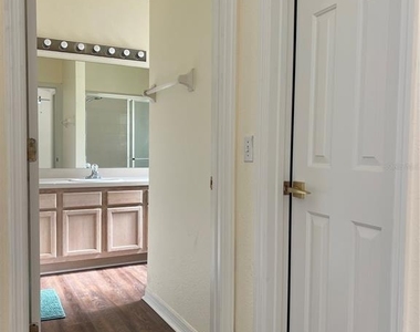 226 Hillcrest Drive - Photo Thumbnail 12