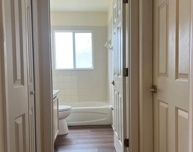 226 Hillcrest Drive - Photo Thumbnail 14