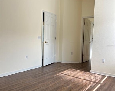 226 Hillcrest Drive - Photo Thumbnail 10