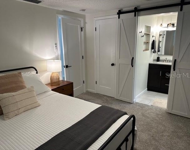 2938 W Mark Drive - Photo Thumbnail 7