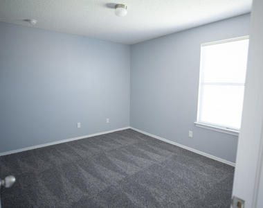 13231 Kestrel Avenue - Photo Thumbnail 11