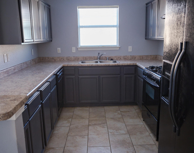 13231 Kestrel Avenue - Photo Thumbnail 7