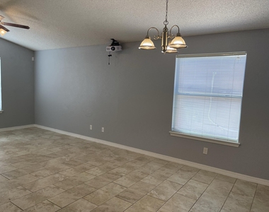 13231 Kestrel Avenue - Photo Thumbnail 5