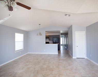 13231 Kestrel Avenue - Photo Thumbnail 2