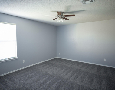 13231 Kestrel Avenue - Photo Thumbnail 10