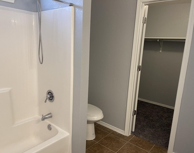 13231 Kestrel Avenue - Photo Thumbnail 17