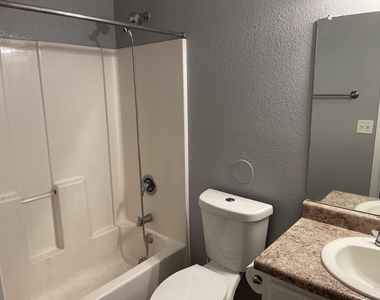13231 Kestrel Avenue - Photo Thumbnail 9
