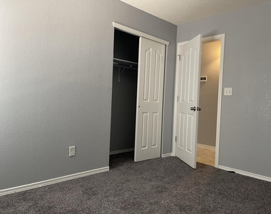 13231 Kestrel Avenue - Photo Thumbnail 14
