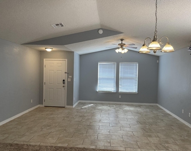 13231 Kestrel Avenue - Photo Thumbnail 4