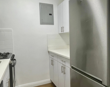 400 East 89th Street - Photo Thumbnail 5