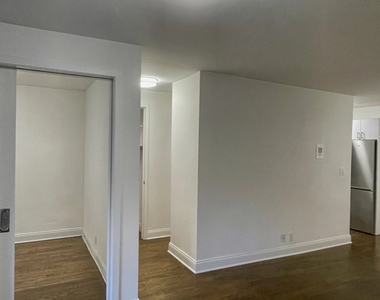 400 East 89th Street - Photo Thumbnail 4