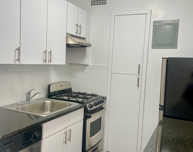 East 89th Street - Photo Thumbnail 2
