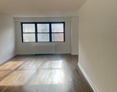 East 89th Street - Photo Thumbnail 1
