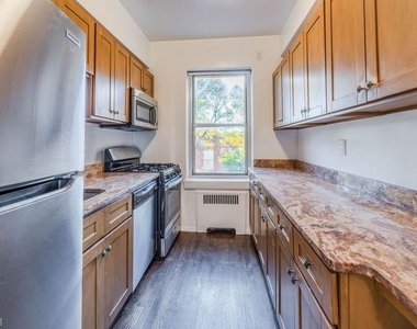 10 N Ridgewood Rd - Photo Thumbnail 1