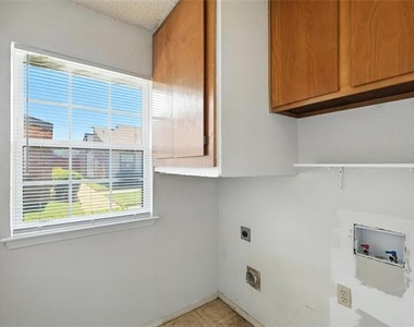 640 Bellaire Drive - Photo Thumbnail 22