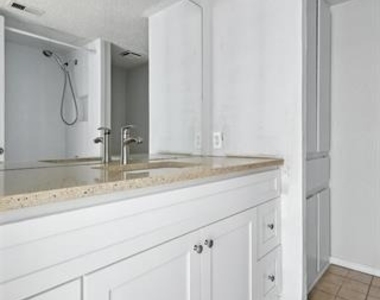 640 Bellaire Drive - Photo Thumbnail 11
