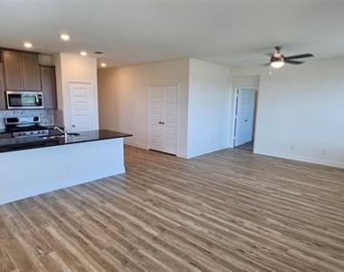 461 Princewood Drive - Photo Thumbnail 10