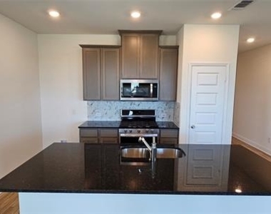461 Princewood Drive - Photo Thumbnail 7