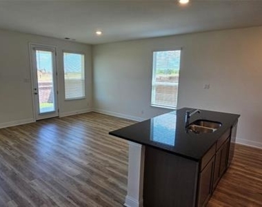 461 Princewood Drive - Photo Thumbnail 8