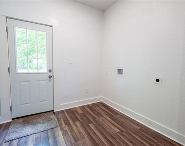 335 N Marsalis Avenue - Photo Thumbnail 9