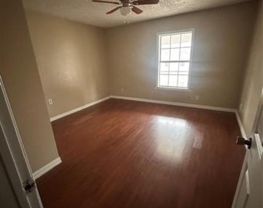 1208 Hall Street - Photo Thumbnail 1
