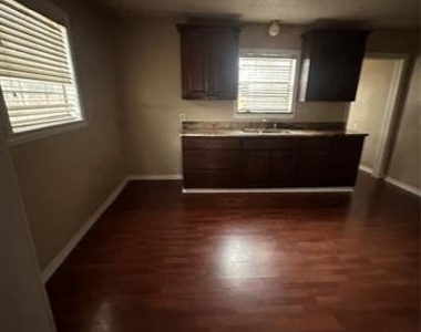 1208 Hall Street - Photo Thumbnail 11
