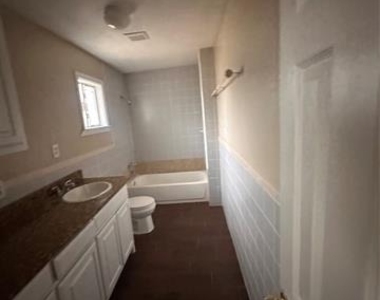 1208 Hall Street - Photo Thumbnail 5