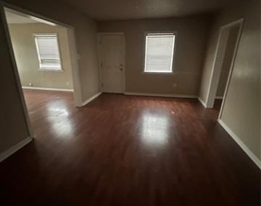 1208 Hall Street - Photo Thumbnail 10