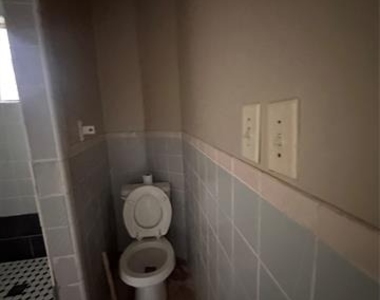 1208 Hall Street - Photo Thumbnail 8