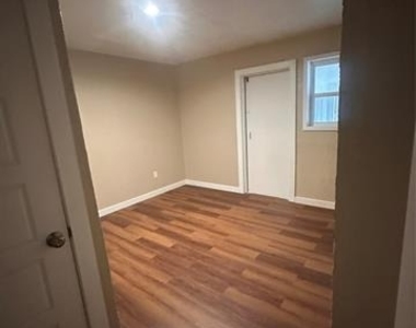1210 Hall Street - Photo Thumbnail 24