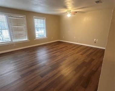 1210 Hall Street - Photo Thumbnail 26