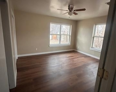 1210 Hall Street - Photo Thumbnail 9
