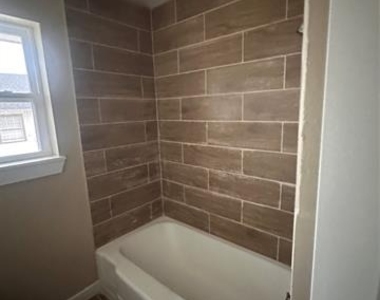 1210 Hall Street - Photo Thumbnail 8