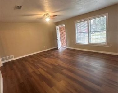 1210 Hall Street - Photo Thumbnail 28