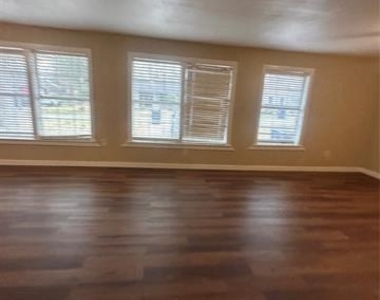 1210 Hall Street - Photo Thumbnail 31