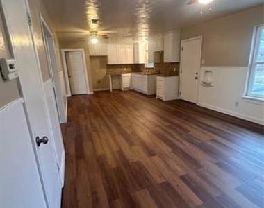 1210 Hall Street - Photo Thumbnail 21