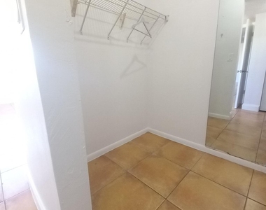 3610 Nw 21st - Photo Thumbnail 2