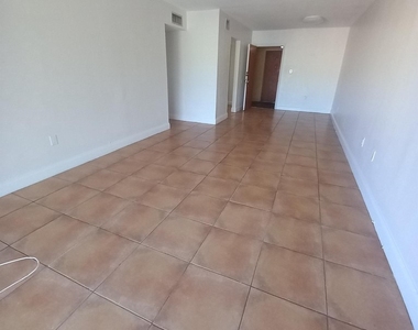 3610 Nw 21st - Photo Thumbnail 8