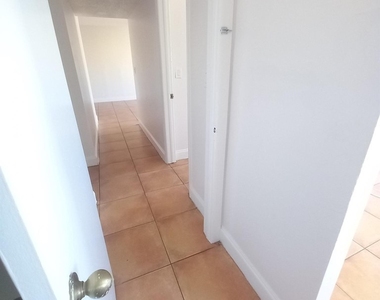 3610 Nw 21st - Photo Thumbnail 1