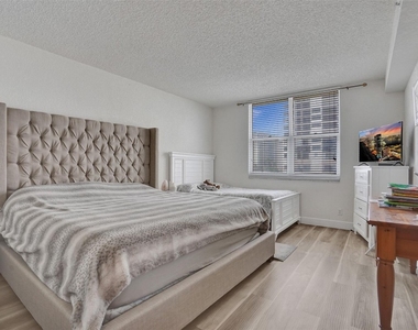 2501 S Ocean Drive - Photo Thumbnail 22