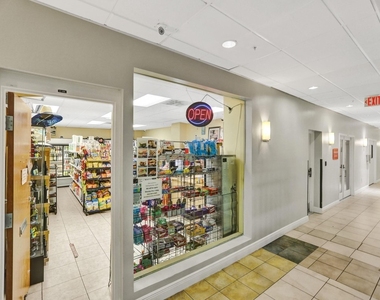 2501 S Ocean Drive - Photo Thumbnail 11