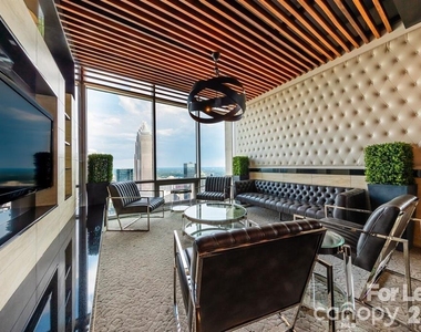 215 N Pine Street - Photo Thumbnail 18