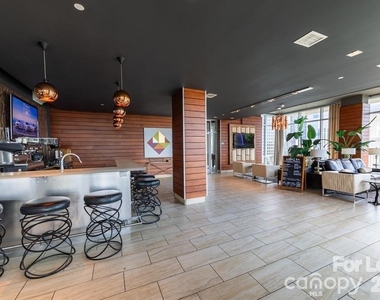 215 N Pine Street - Photo Thumbnail 23