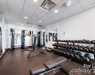 215 N Pine Street - Photo Thumbnail 13