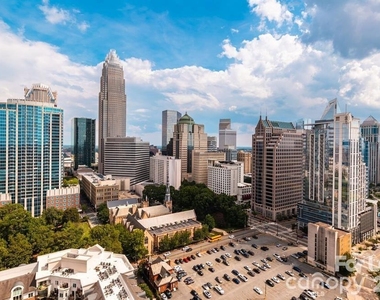 215 N Pine Street - Photo Thumbnail 10