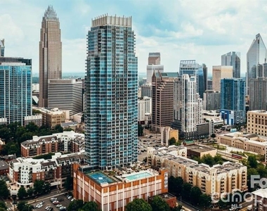 215 N Pine Street - Photo Thumbnail 4