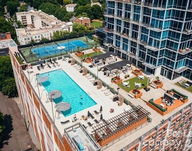 215 N Pine Street - Photo Thumbnail 3