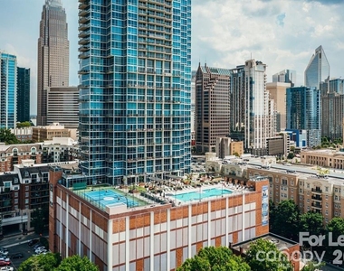 215 N Pine Street - Photo Thumbnail 1