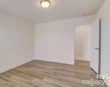 3853 Hayden Lane - Photo Thumbnail 26